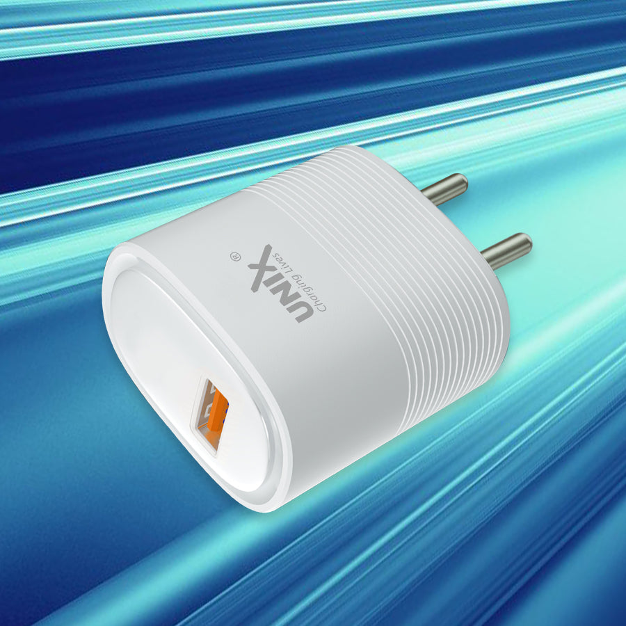 Unix UX-224 35W All-In-One Fast Charger right
